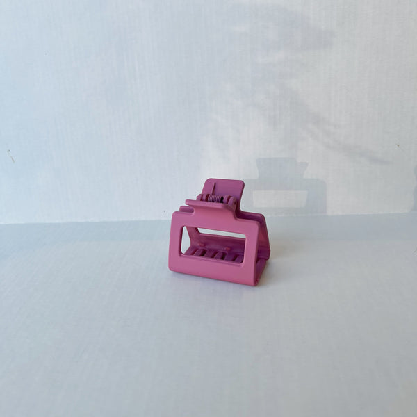 Medium Matte Cut Out Rectangle Hair Claw