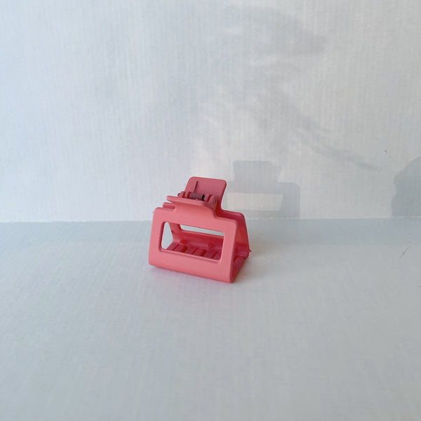 Medium Matte Cut Out Rectangle Hair Claw