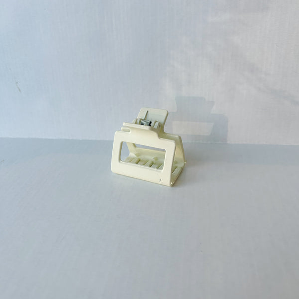 Medium Matte Cut Out Rectangle Hair Claw